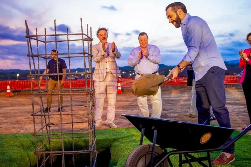 President Bukele Breaks Ground on La Unión Airport with a Symbolic Concrete Pour