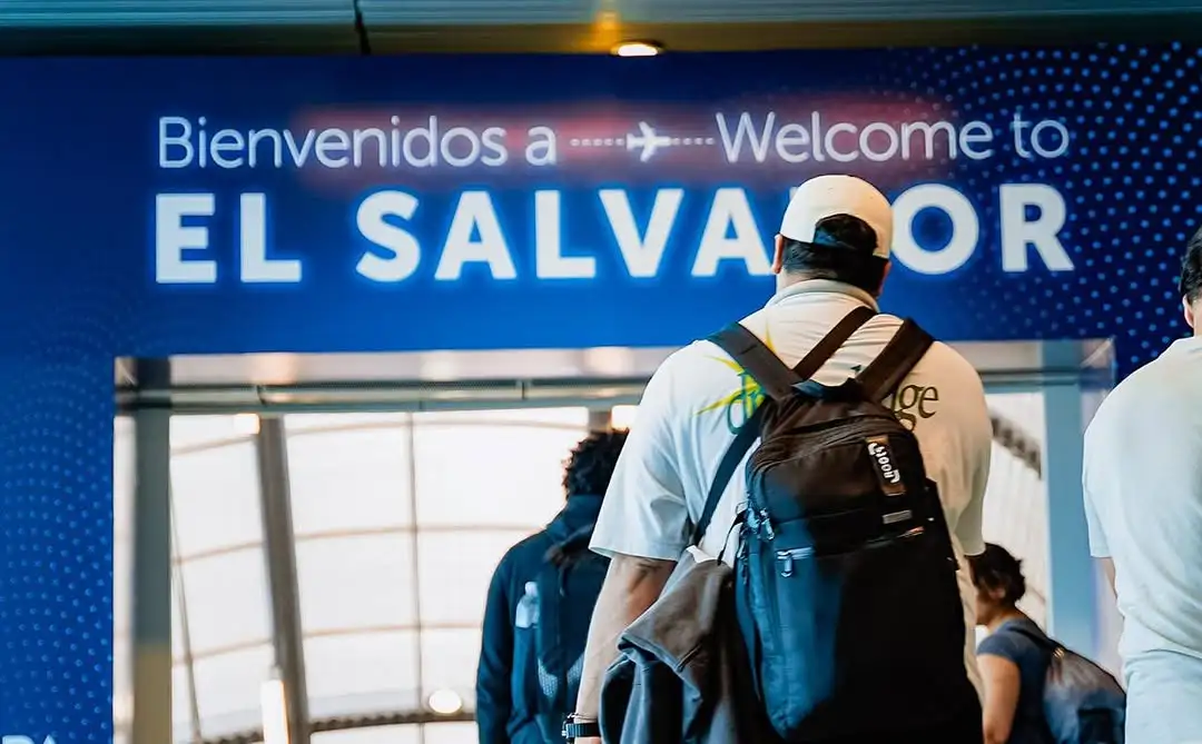 bring belongings to El Salvador